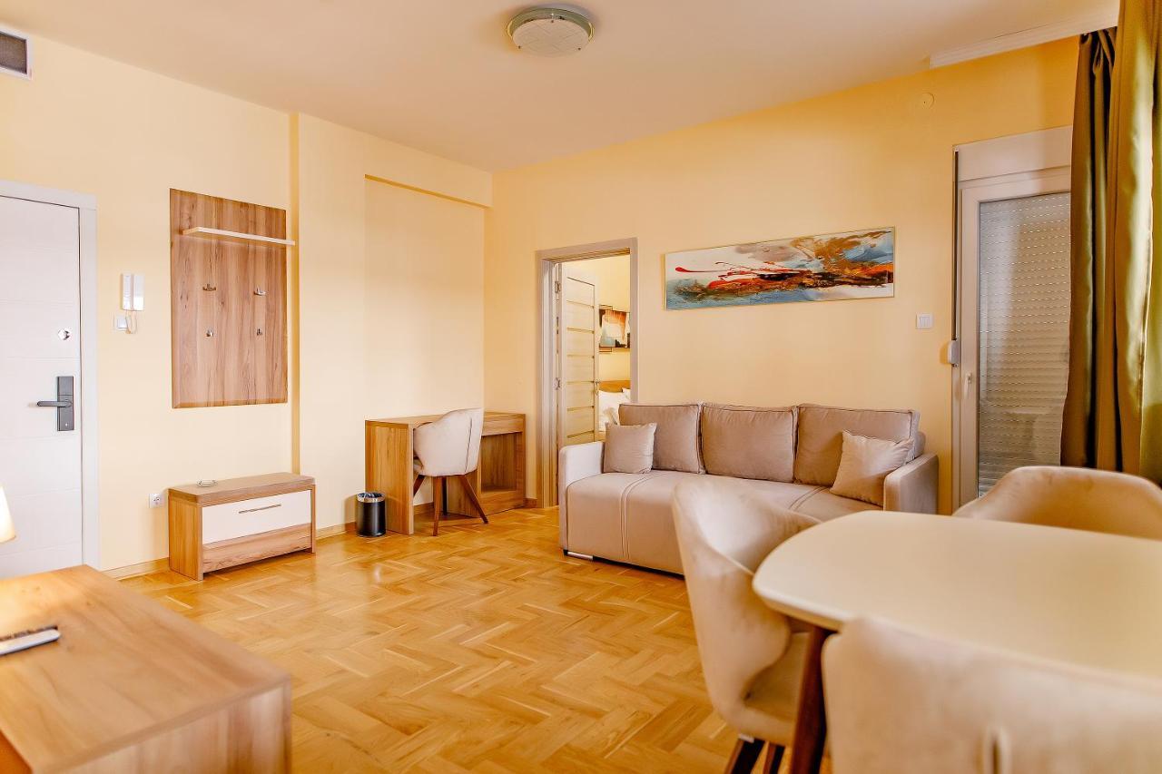 Hotel Airstar Surčin Exterior foto